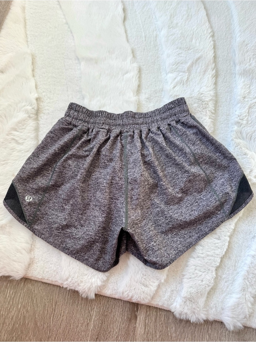 lululemon athletica Hotty Hot Short Heather Lux Multi Black/Heathered Black 4”